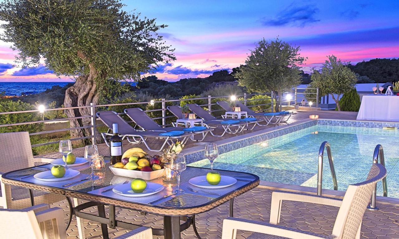 Aqua Blue Villas With Heated Pool Mathés Exterior foto