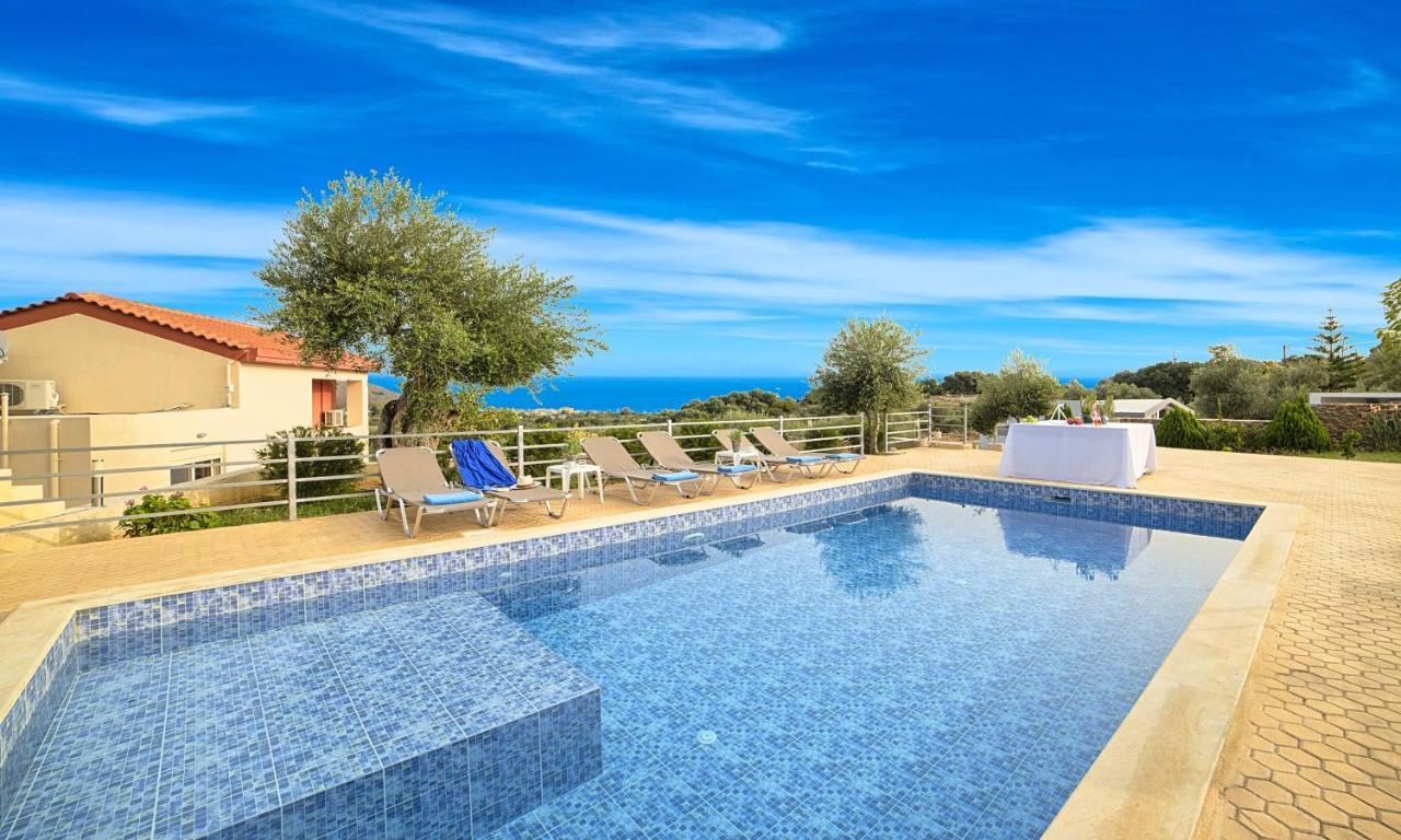 Aqua Blue Villas With Heated Pool Mathés Exterior foto