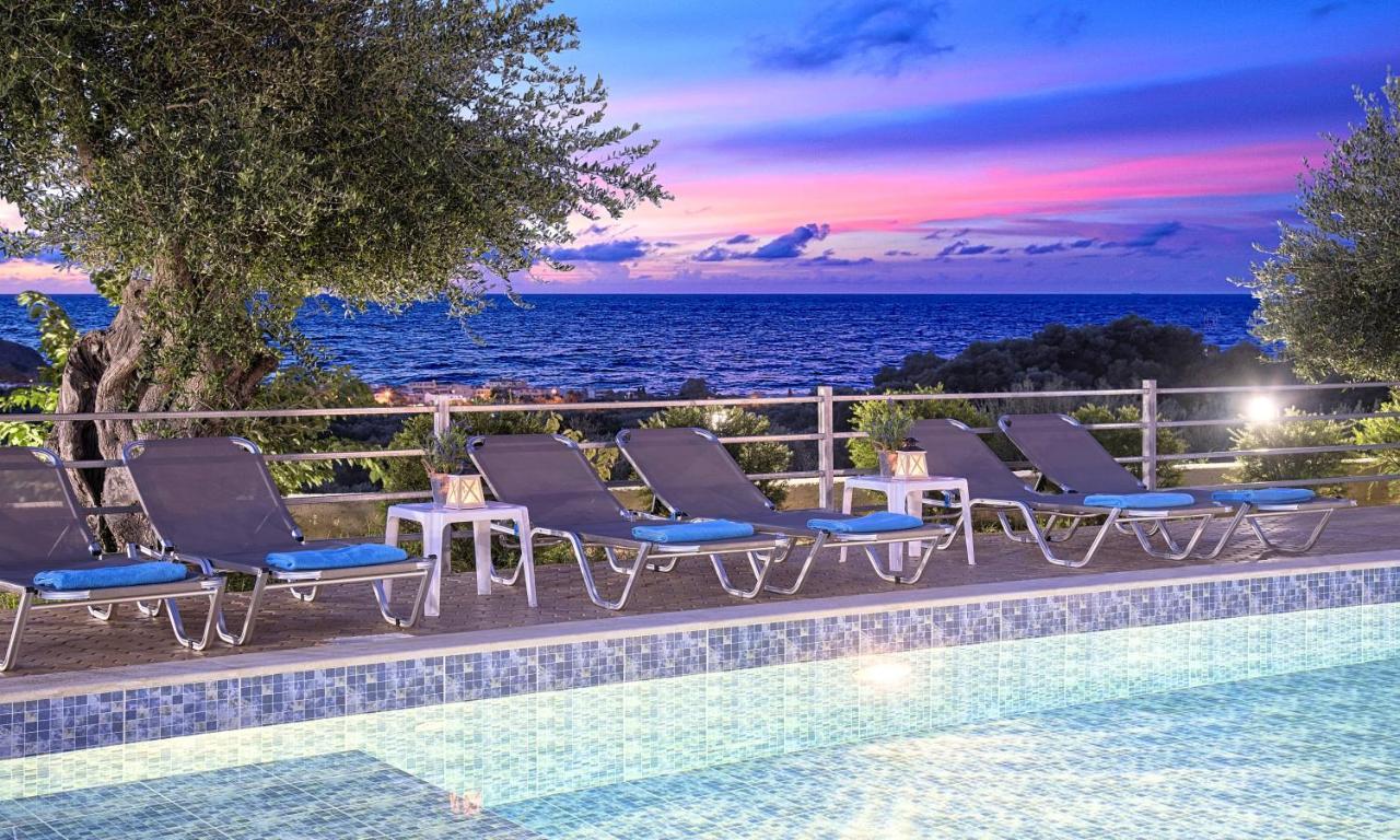 Aqua Blue Villas With Heated Pool Mathés Exterior foto