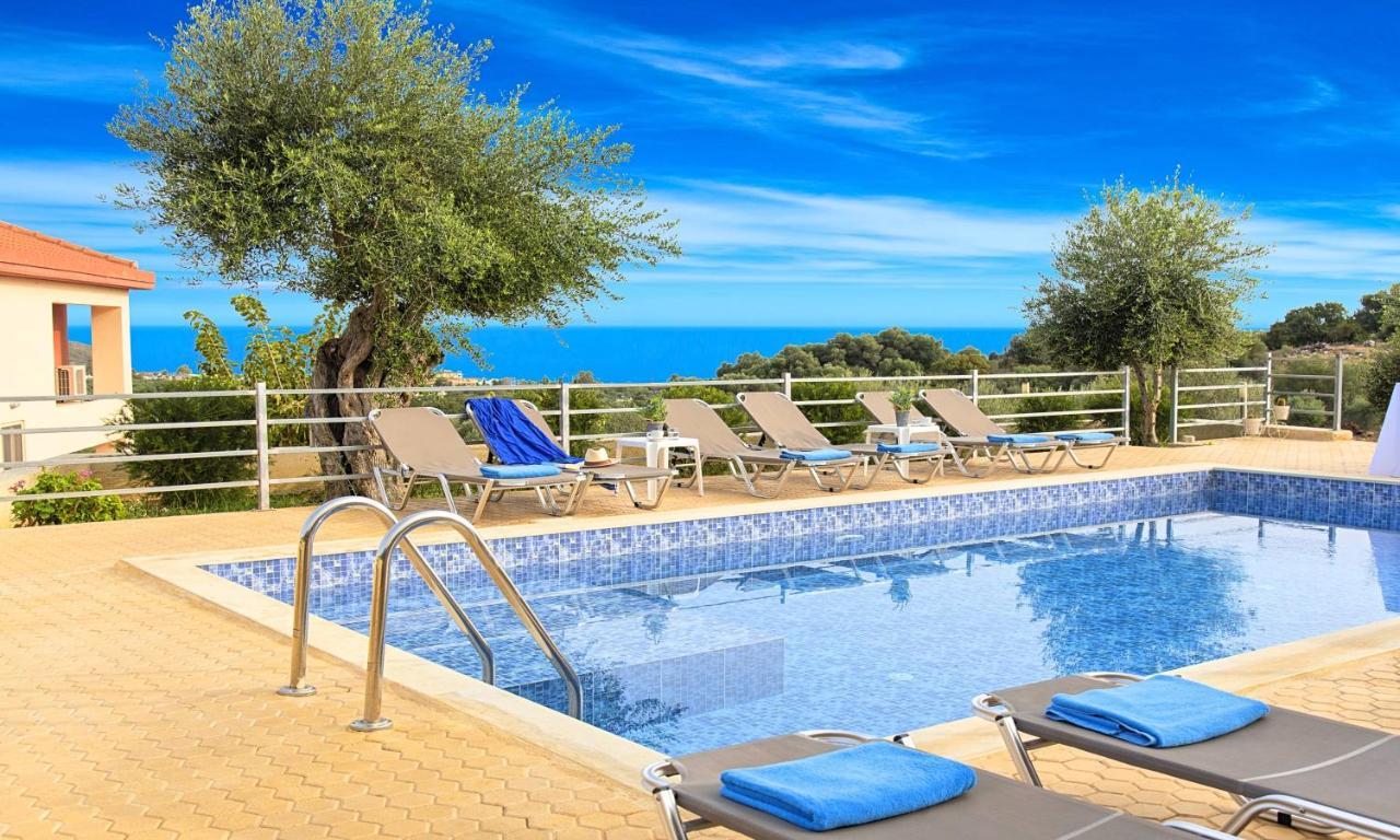 Aqua Blue Villas With Heated Pool Mathés Exterior foto