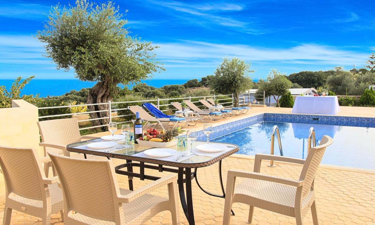 Aqua Blue Villas With Heated Pool Mathés Exterior foto